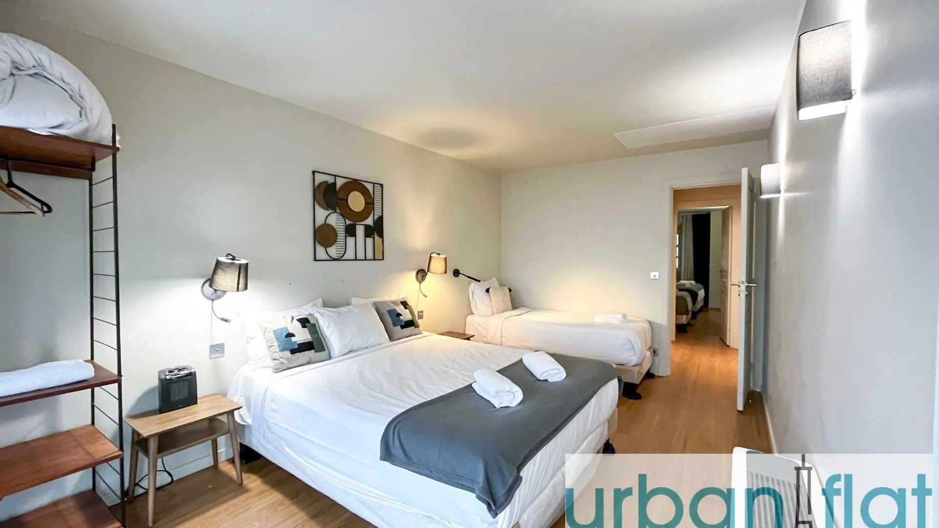 Urban Flat 133 - Ponceau 4 Bedroom Apartment Párizs