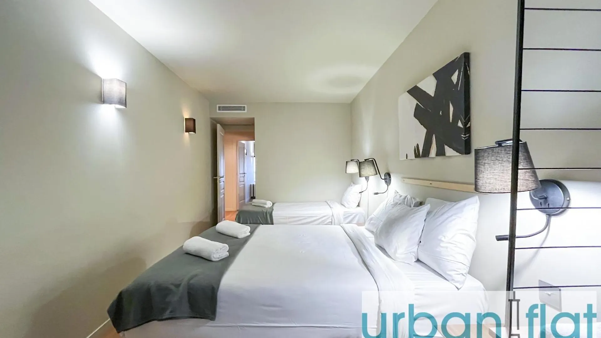 Urban Flat 133 - Ponceau 4 Bedroom Apartment París
