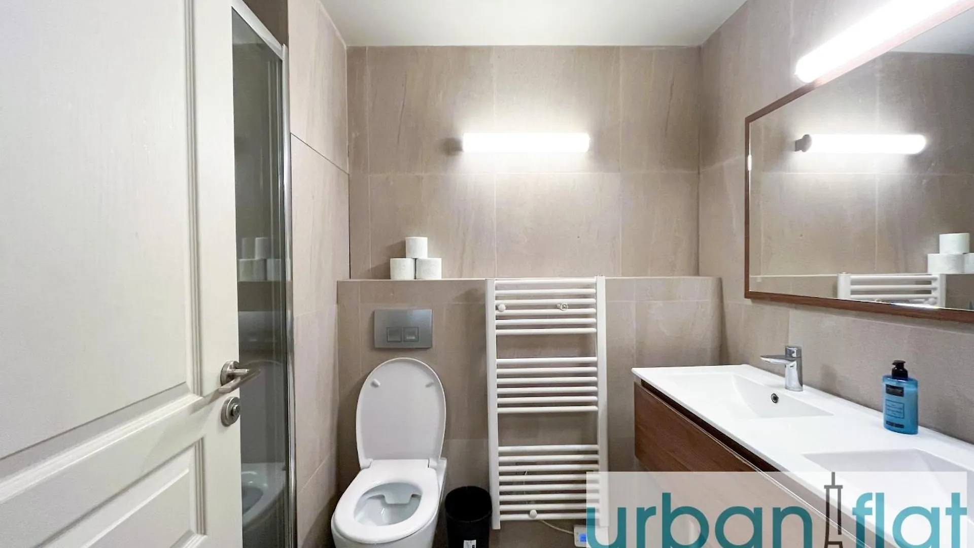 Urban Flat 133 - Ponceau 4 Bedroom Apartment París