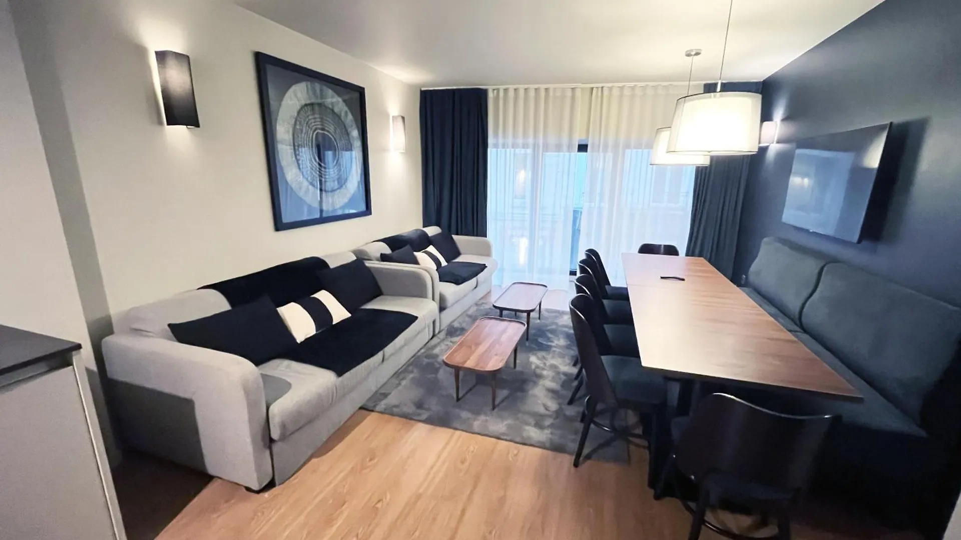 Urban Flat 133 - Ponceau 4 Bedroom Apartment París